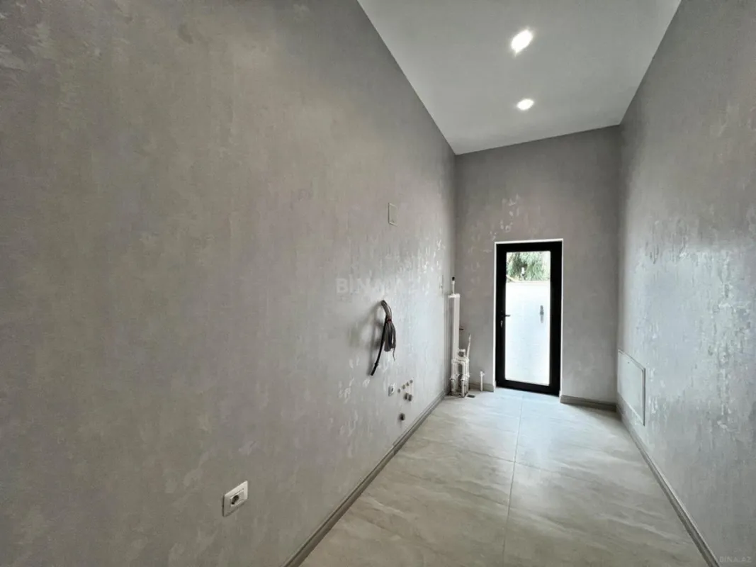 Satılır 5 otaqlı həyət evi 280 m²