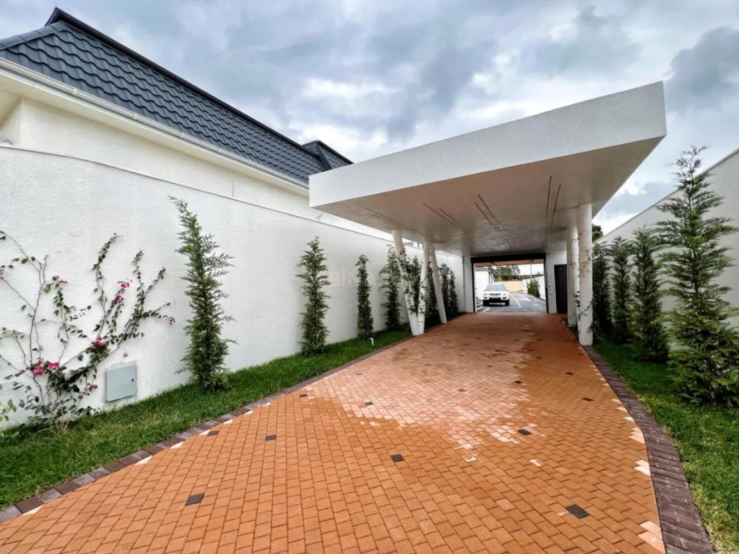 Satılır 5 otaqlı həyət evi 280 m²