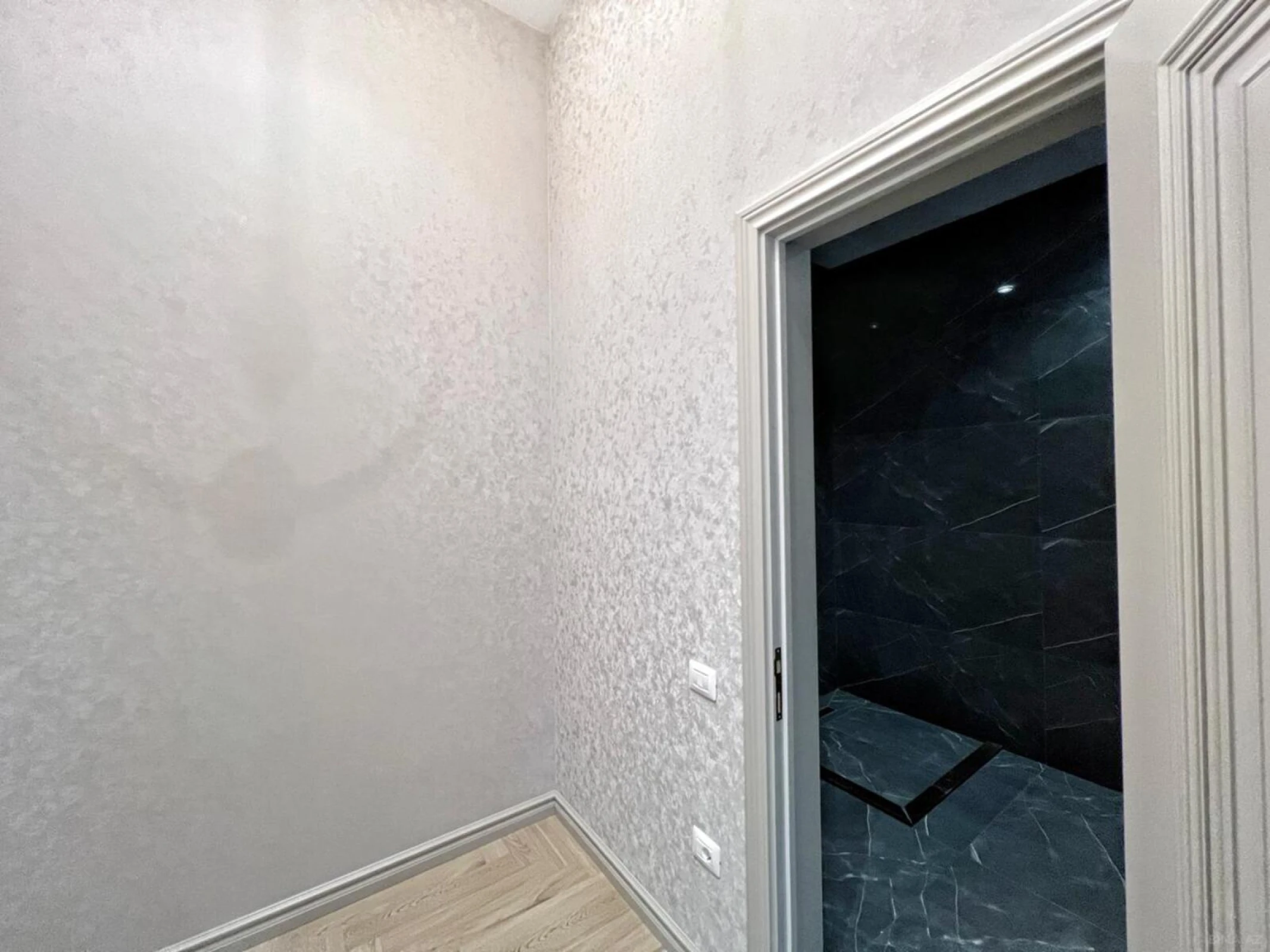 Satılır 5 otaqlı həyət evi 280 m²