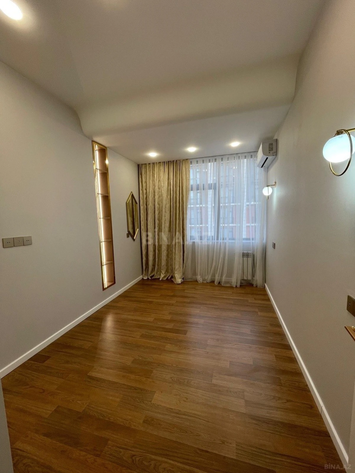 Satılır 2 otaqlı mənzil 55 m²