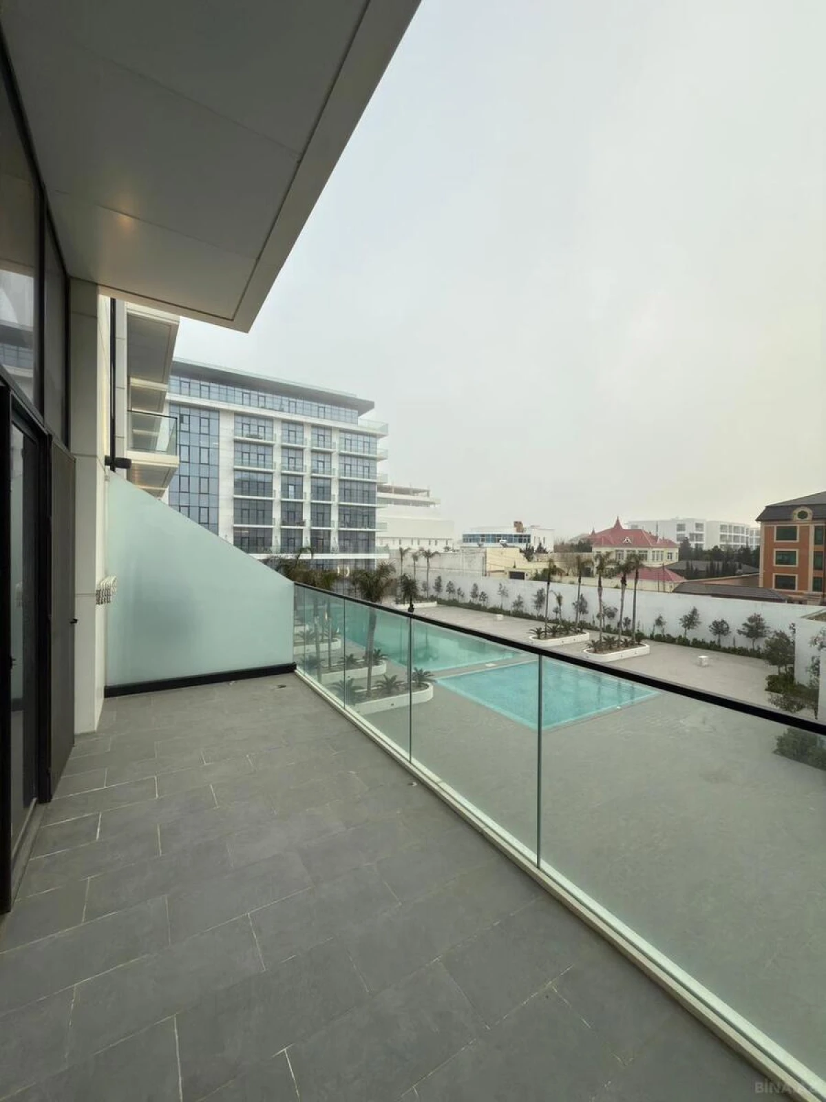 Satılır 2 otaqlı mənzil 81.5 m²