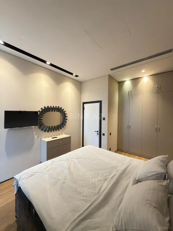 Satılır 2 otaqlı mənzil 81.5 m²