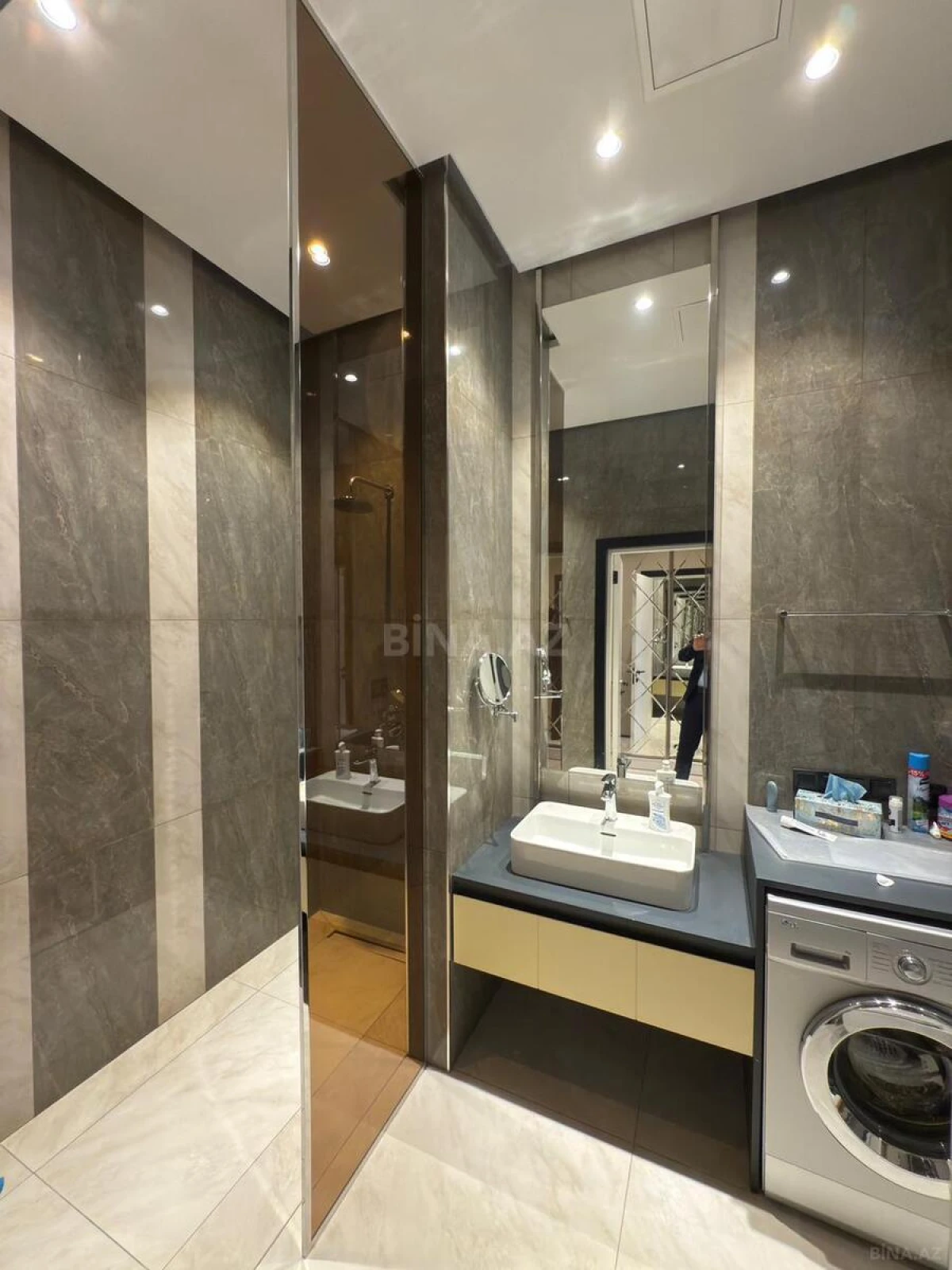 Satılır 2 otaqlı mənzil 81.5 m²