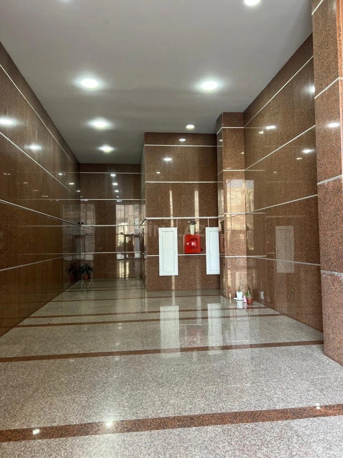 Kirayə verilir 2 otaqlı mənzil 80 m²