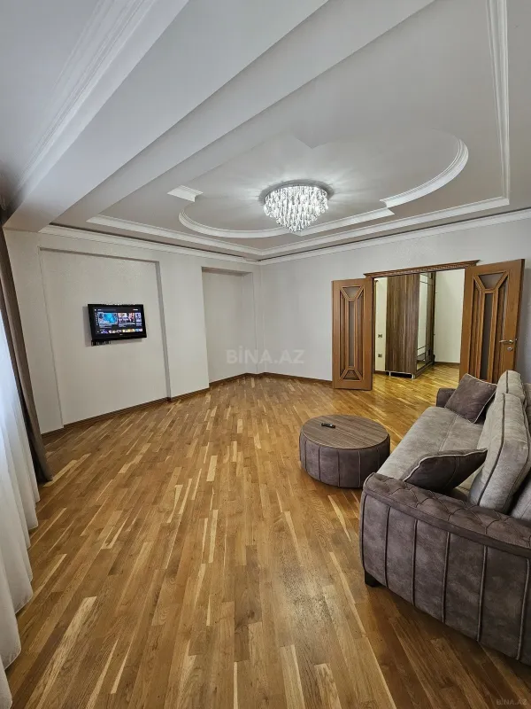Kirayə verilir 2 otaqlı mənzil 80 m²