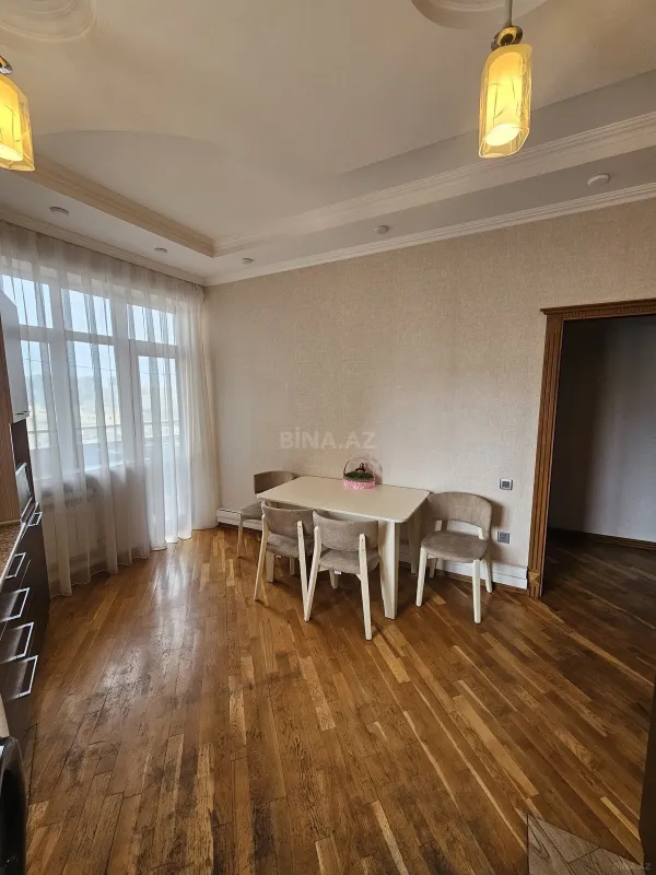 Kirayə verilir 2 otaqlı mənzil 80 m²