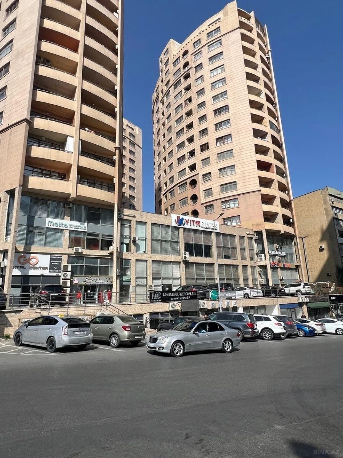 Kirayə verilir 2 otaqlı mənzil 80 m²