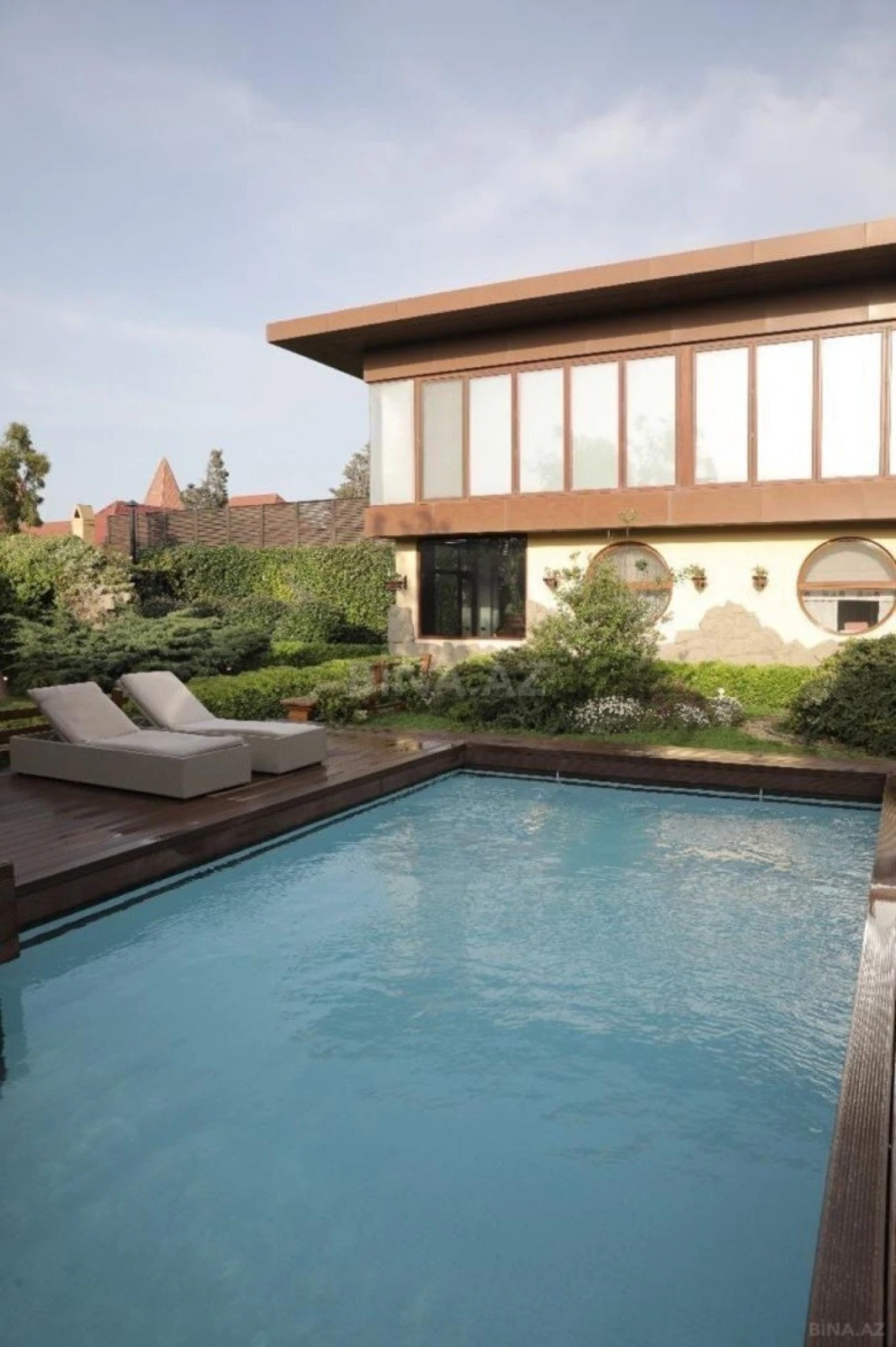 Kirayə verilir 5 otaqlı həyət evi 350 m²