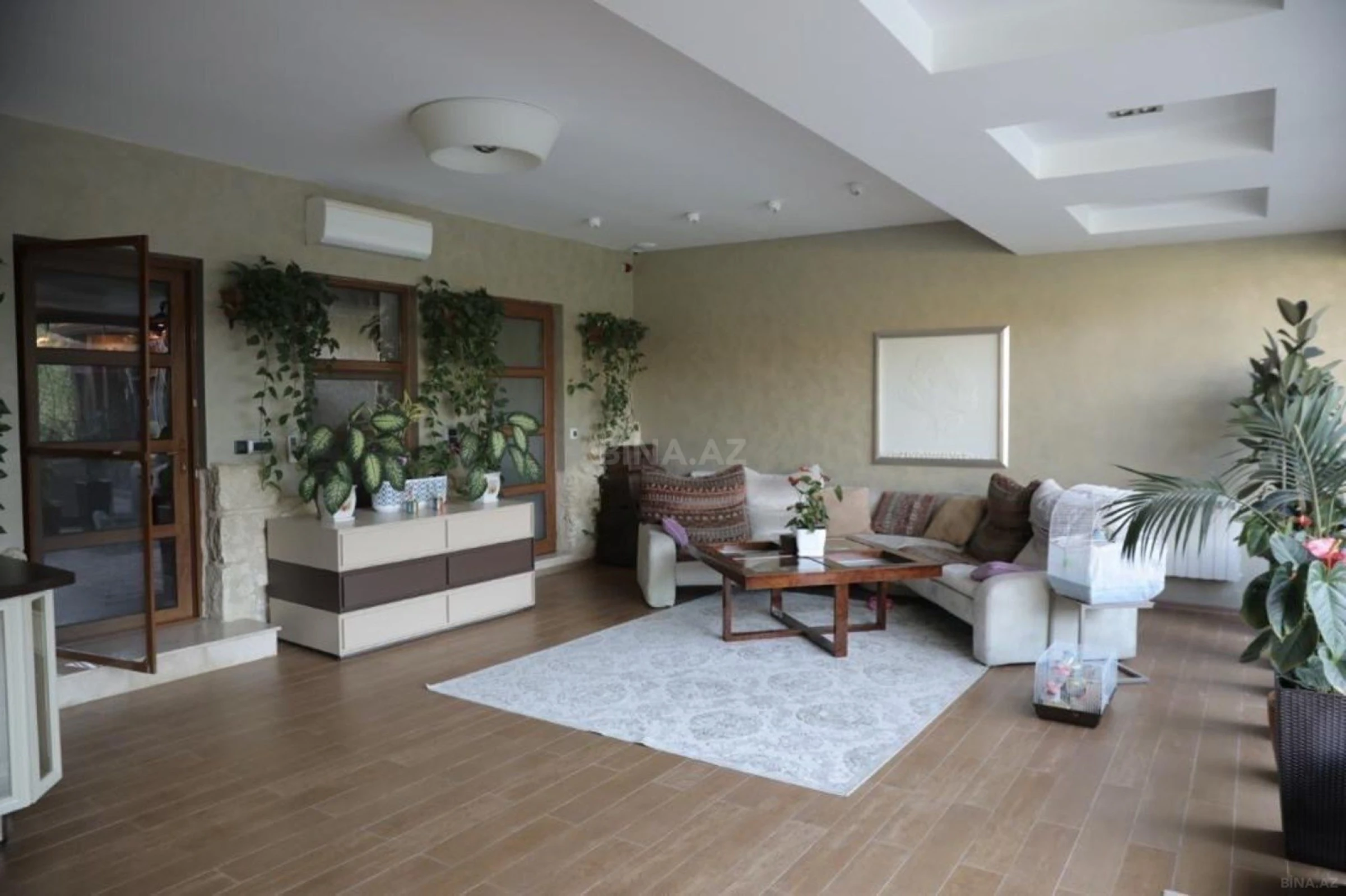 Kirayə verilir 5 otaqlı həyət evi 350 m²