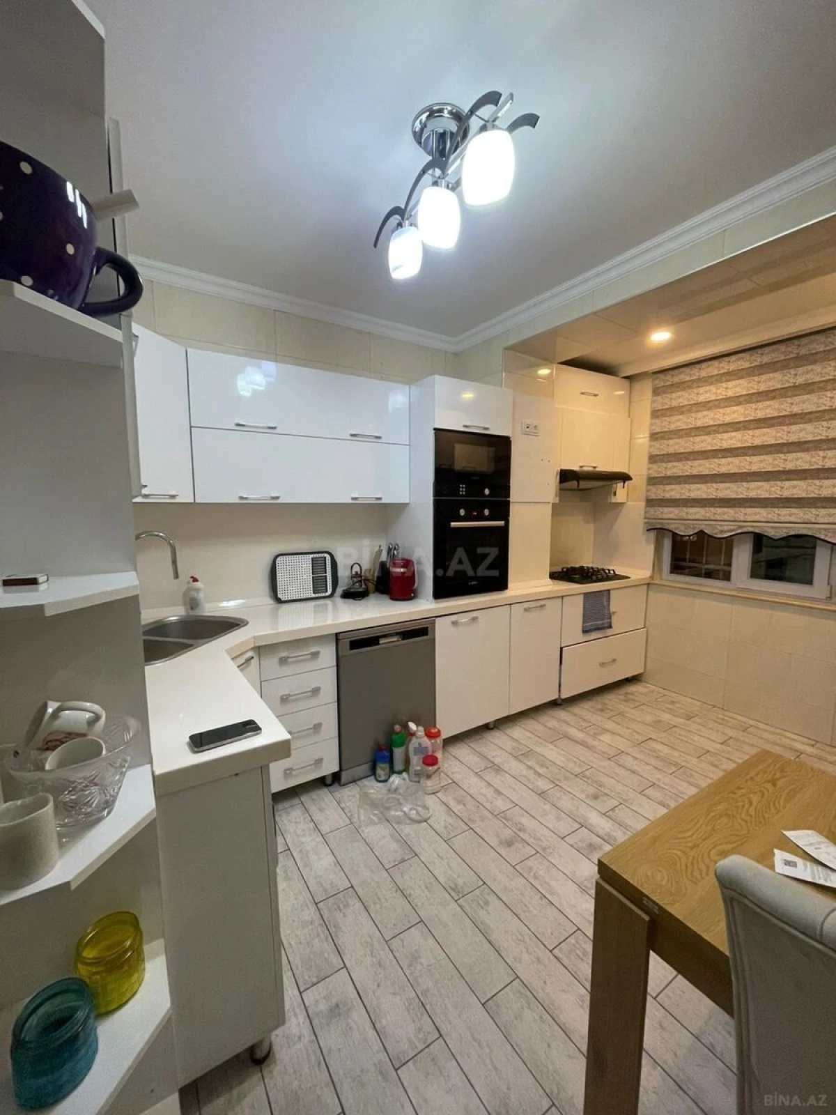 Satılır 5 otaqlı mənzil 130 m²