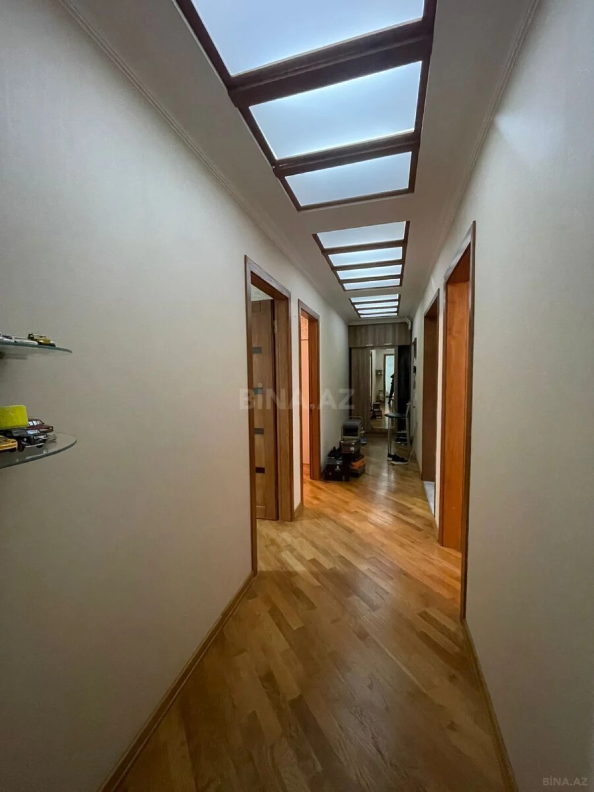 Satılır 5 otaqlı mənzil 130 m²
