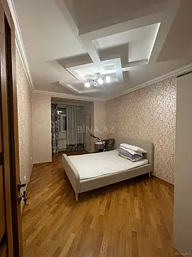 Satılır 5 otaqlı mənzil 130 m²