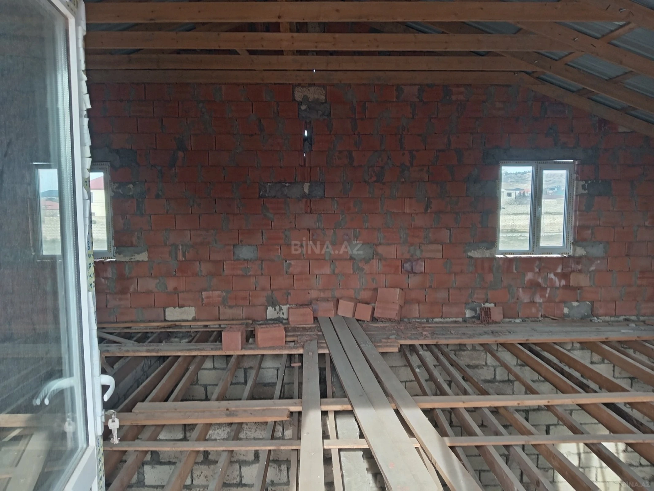 Satılır 4 otaqlı həyət evi 158 m²