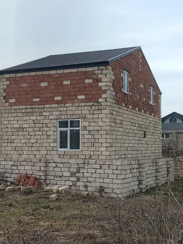 Satılır 4 otaqlı həyət evi 158 m²