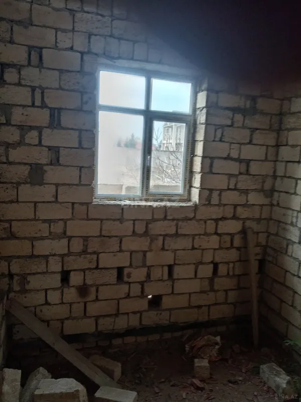 Satılır 4 otaqlı həyət evi 158 m²