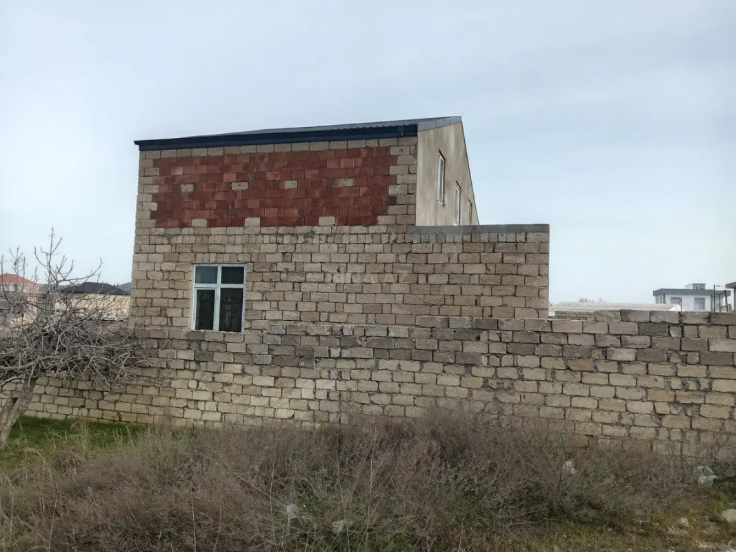 Satılır 4 otaqlı həyət evi 158 m²