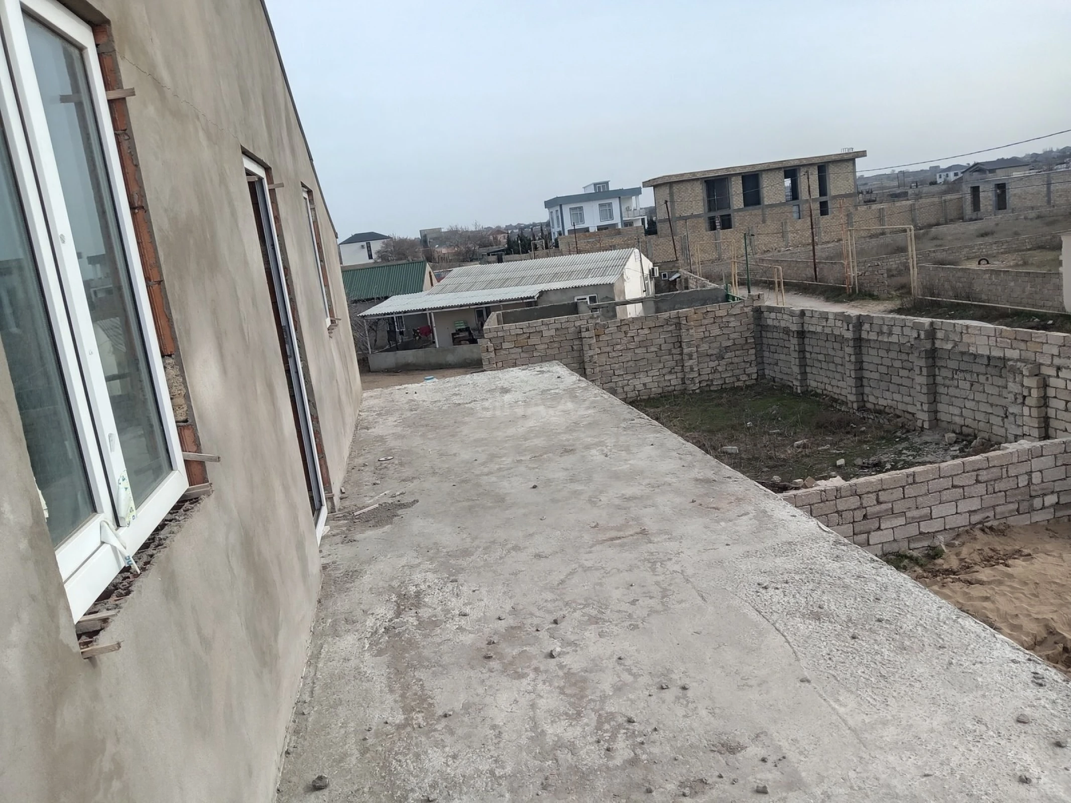 Satılır 4 otaqlı həyət evi 158 m²