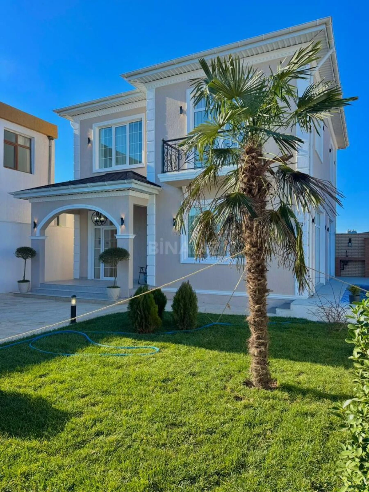 Satılır 4 otaqlı həyət evi 180 m²