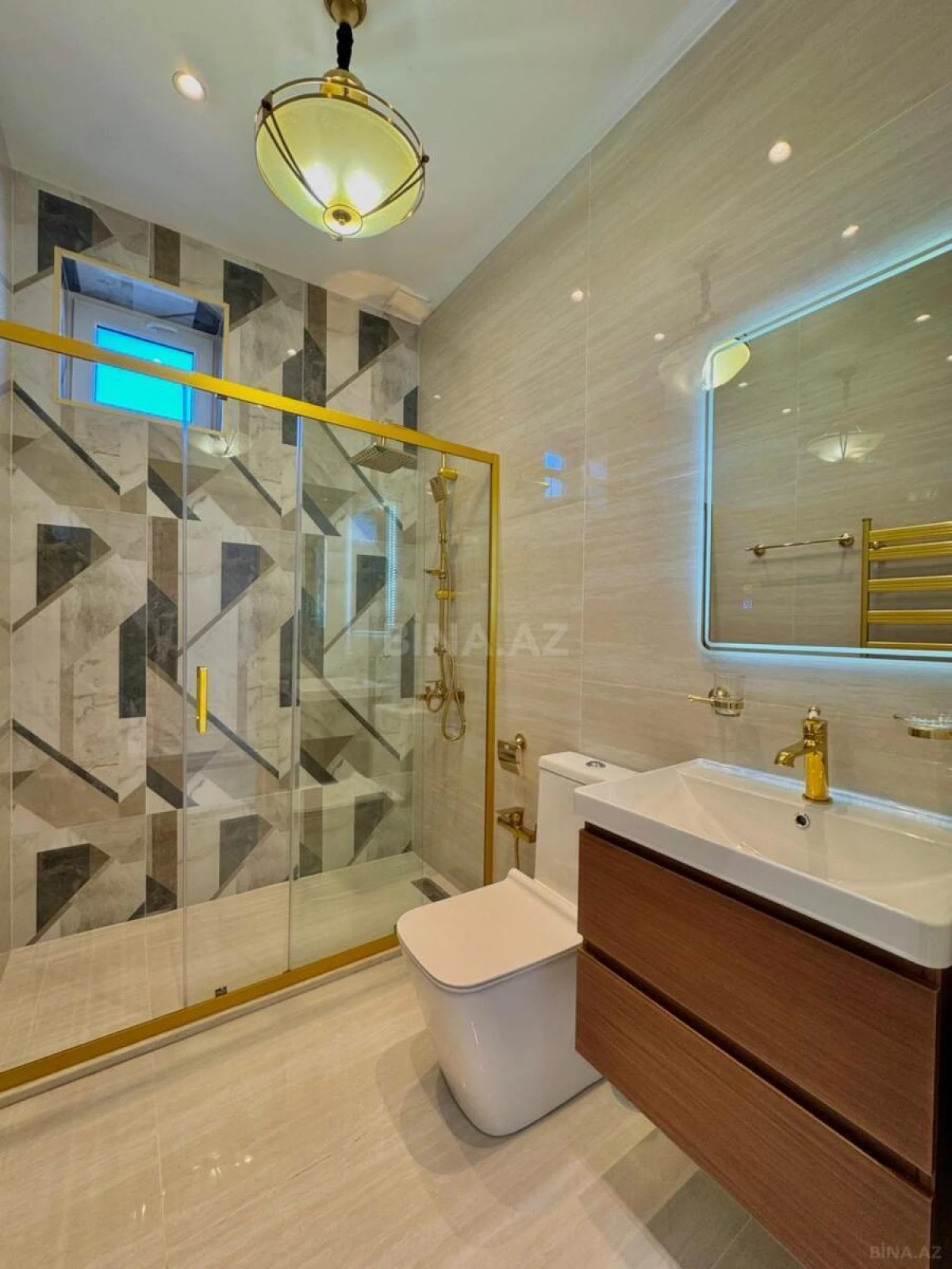 Satılır 4 otaqlı həyət evi 180 m²