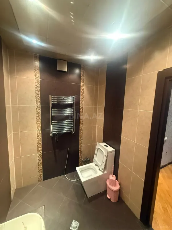 Satılır 3 otaqlı mənzil 159 m²