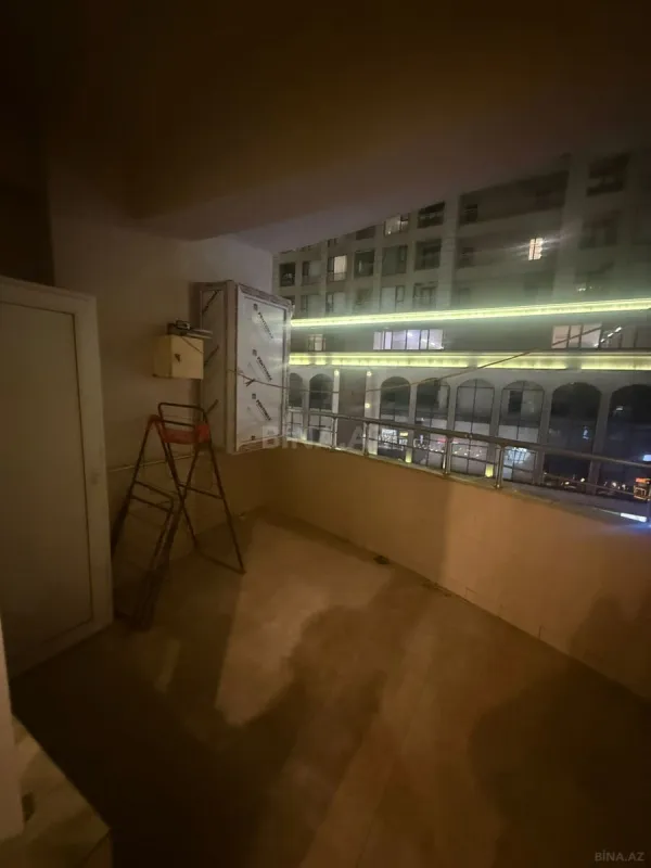 Satılır 3 otaqlı mənzil 159 m²