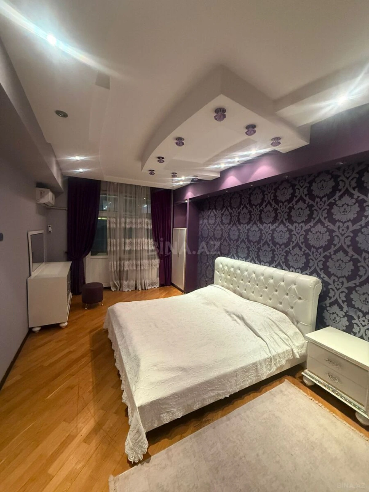 Satılır 3 otaqlı mənzil 159 m²