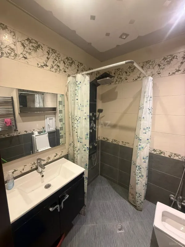 Satılır 3 otaqlı mənzil 159 m²