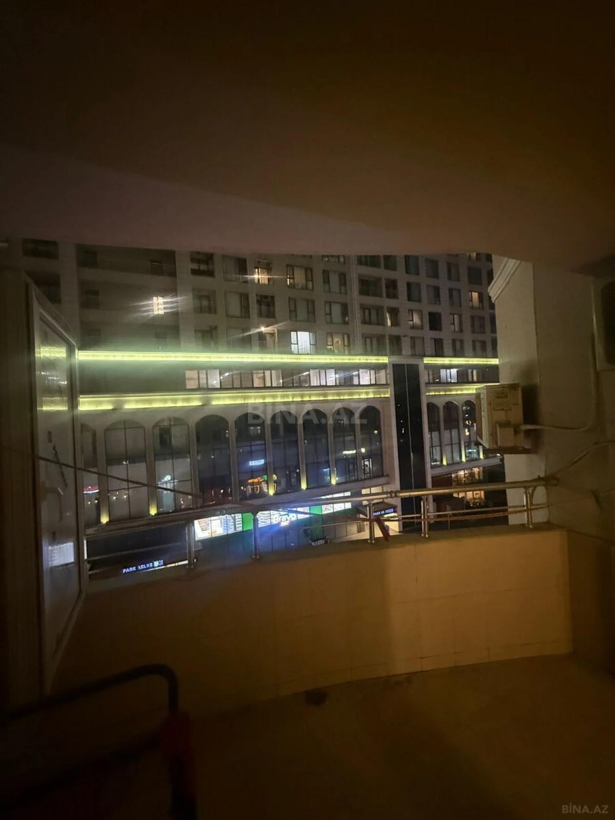 Satılır 3 otaqlı mənzil 159 m²