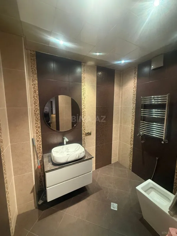 Satılır 3 otaqlı mənzil 159 m²