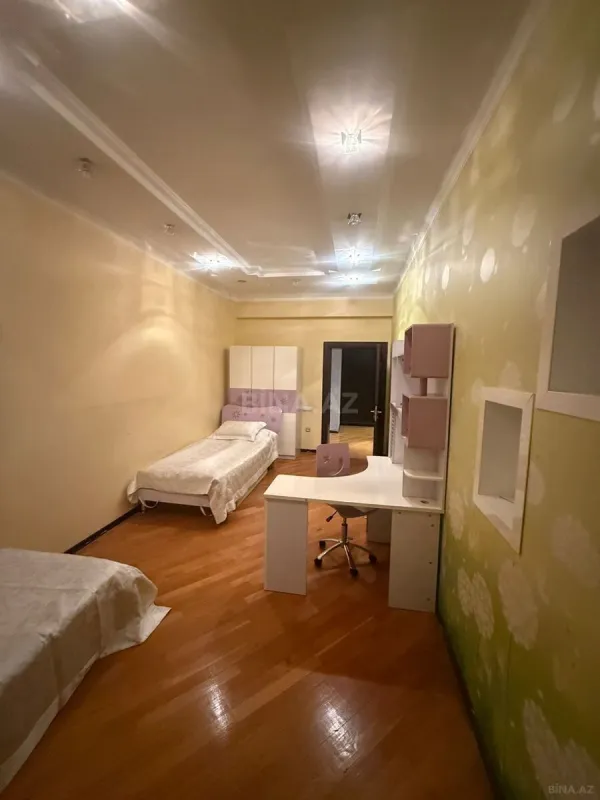 Satılır 3 otaqlı mənzil 159 m²