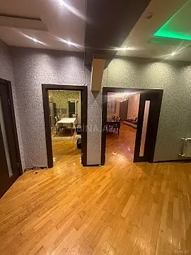 Satılır 3 otaqlı mənzil 159 m²