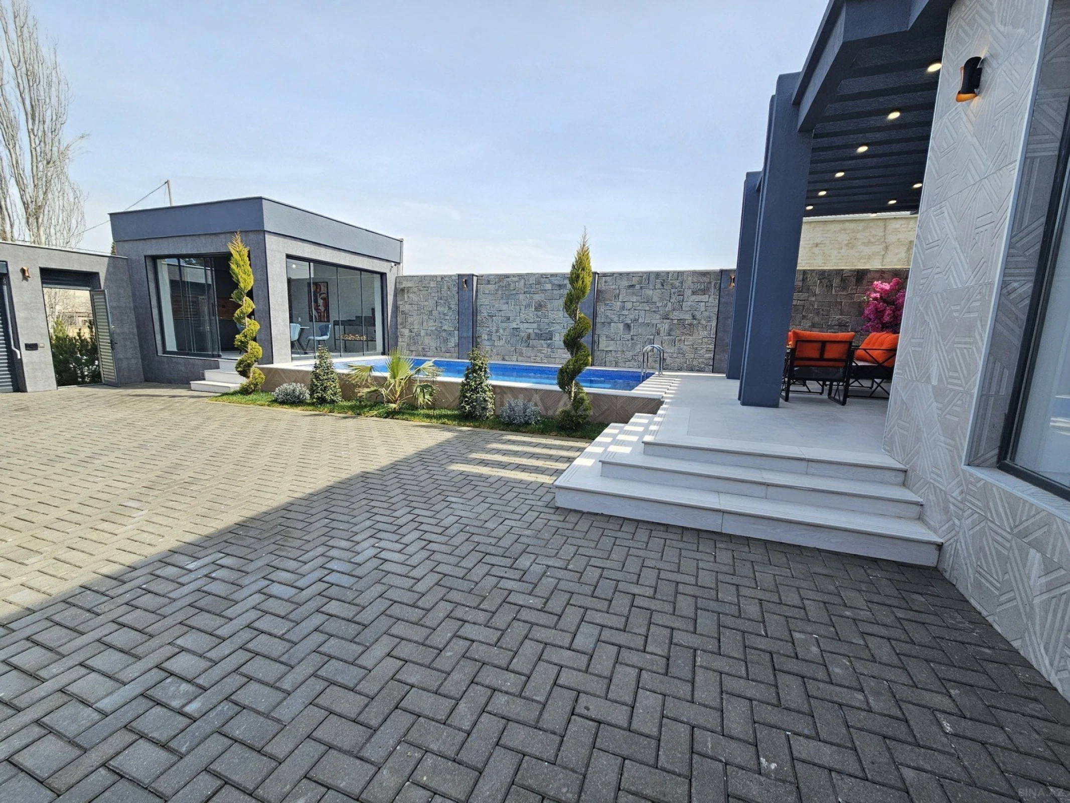 Satılır 4 otaqlı həyət evi 160 m²