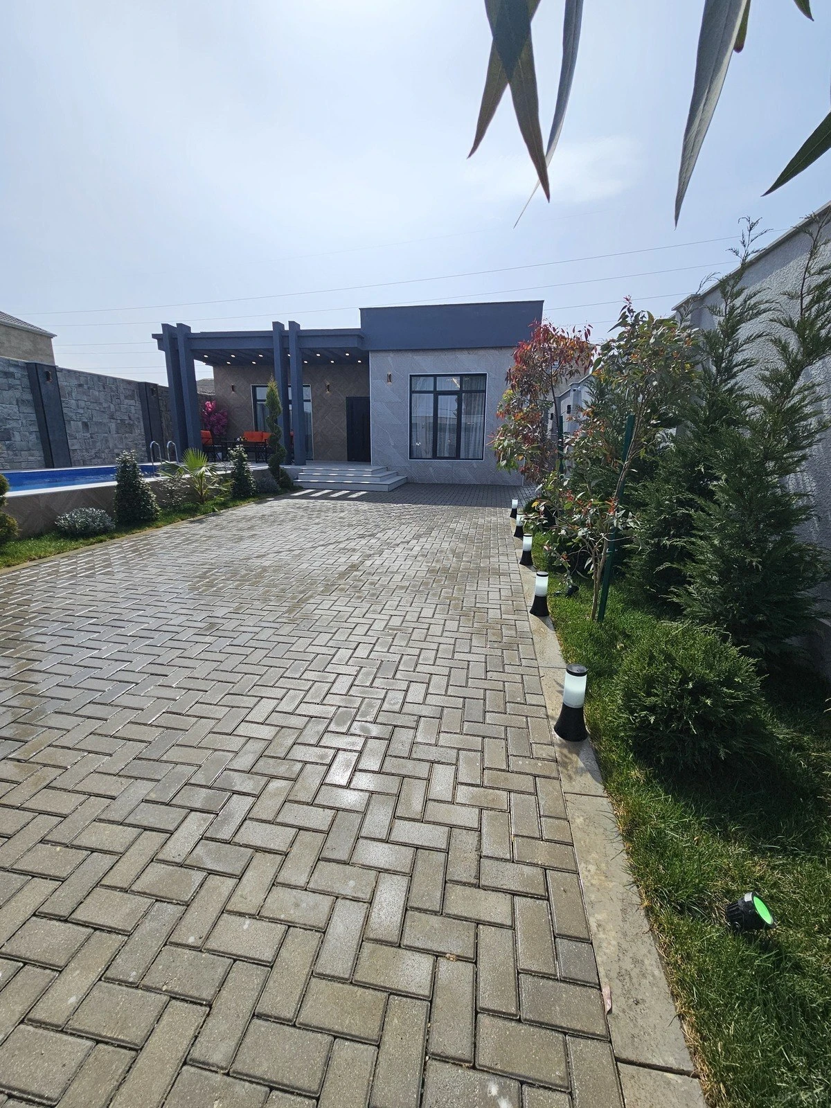 Satılır 4 otaqlı həyət evi 160 m²