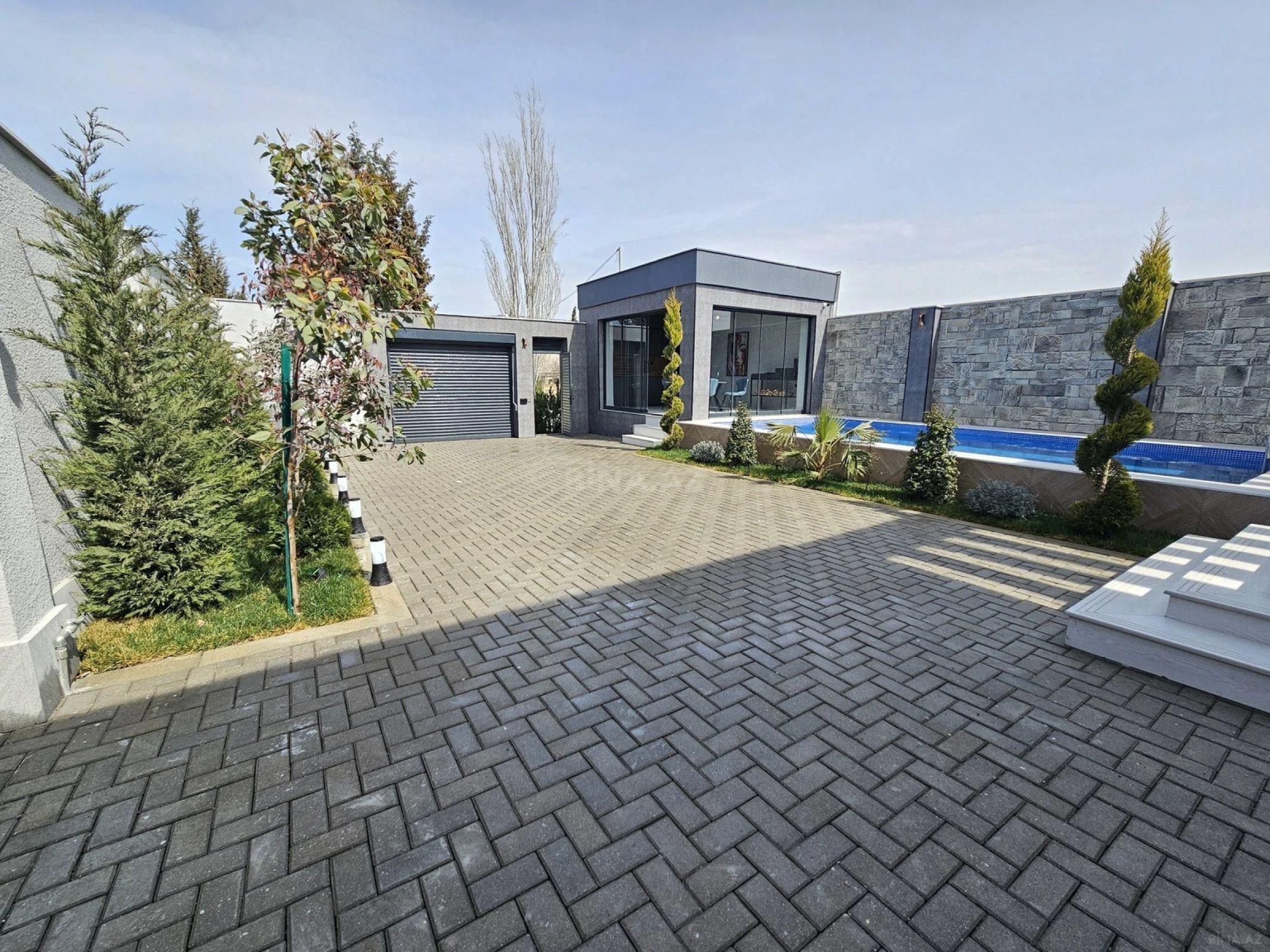 Satılır 4 otaqlı həyət evi 160 m²