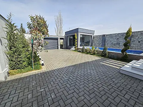 Satılır 4 otaqlı həyət evi 160 m²