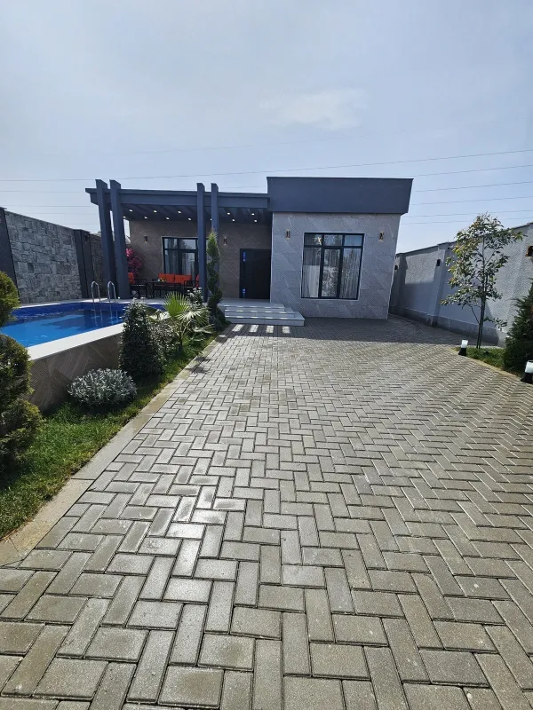 Satılır 4 otaqlı həyət evi 160 m²