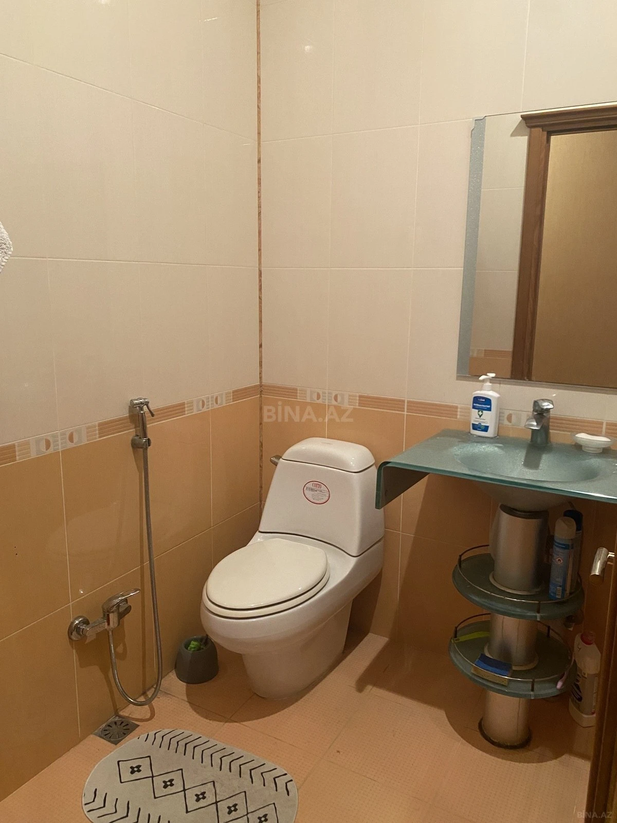Kirayə verilir 3 otaqlı mənzil 124 m²