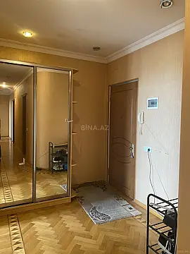 Kirayə verilir 3 otaqlı mənzil 124 m²