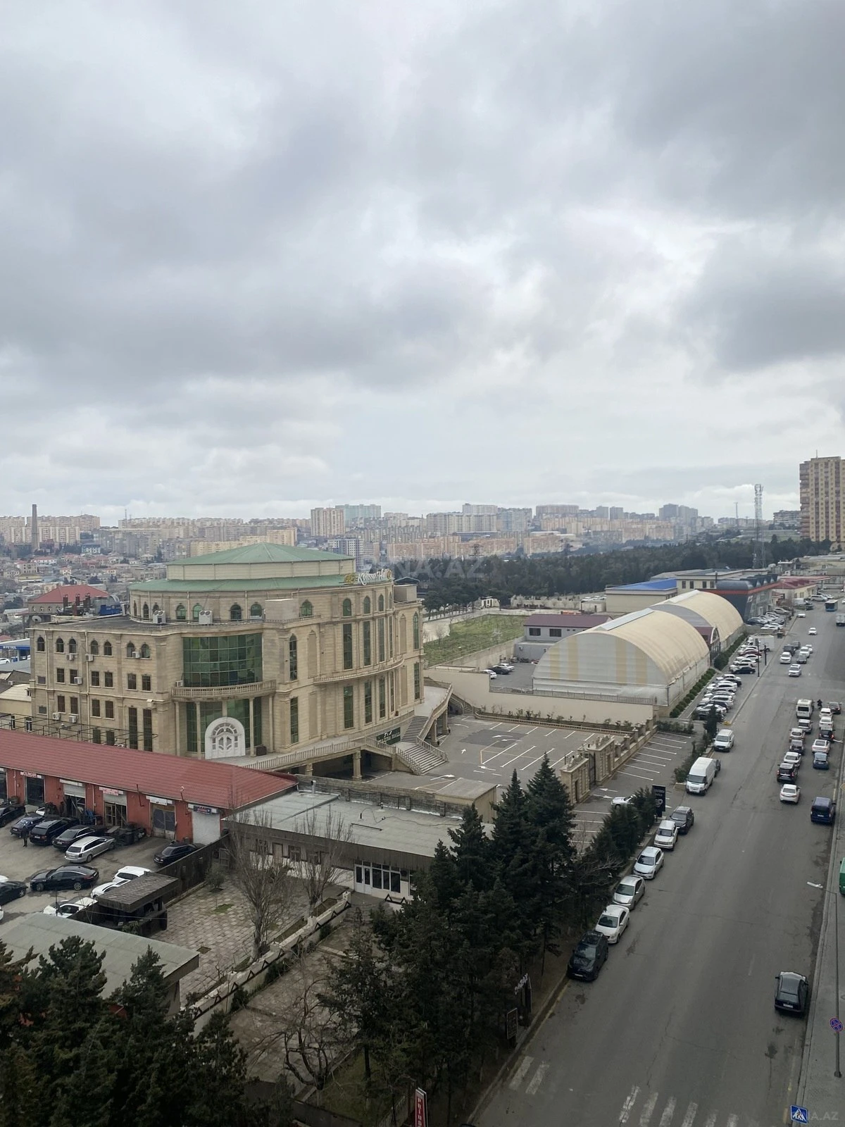 Kirayə verilir 3 otaqlı mənzil 124 m²