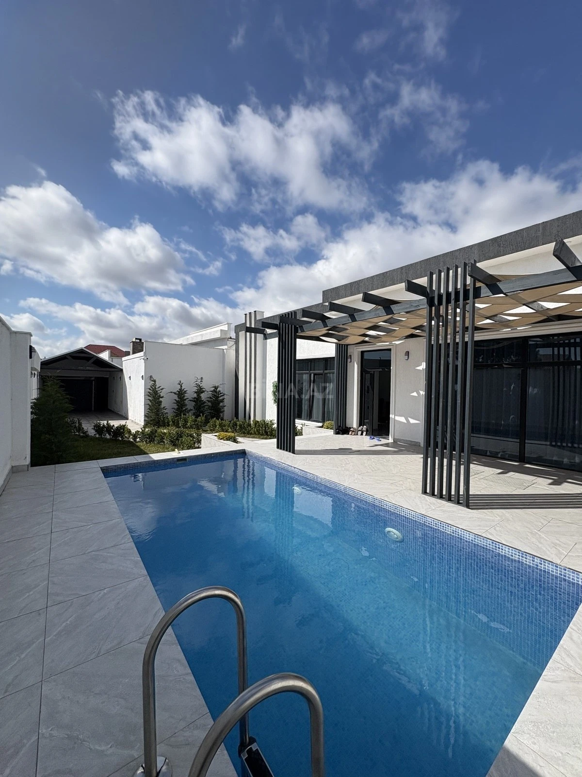 Kirayə verilir 4 otaqlı həyət evi 160 m²