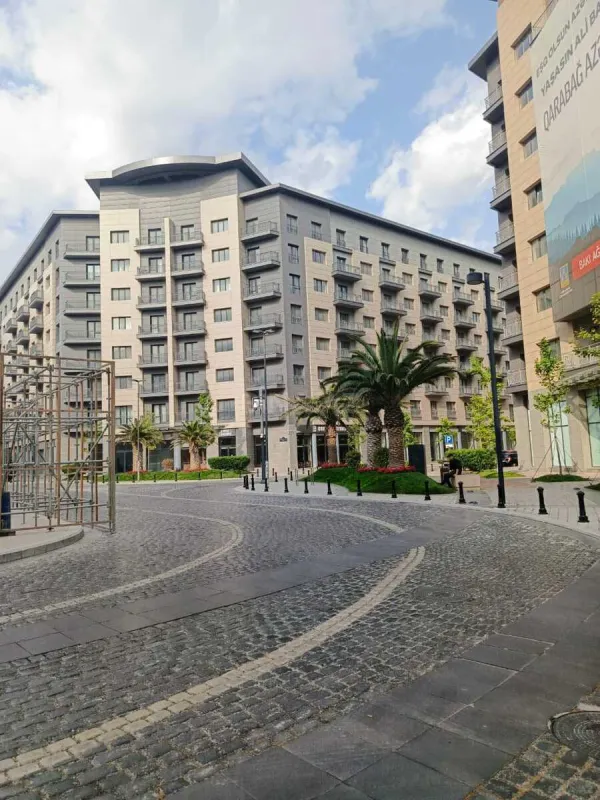 Satılır 3 otaqlı mənzil 151 m²