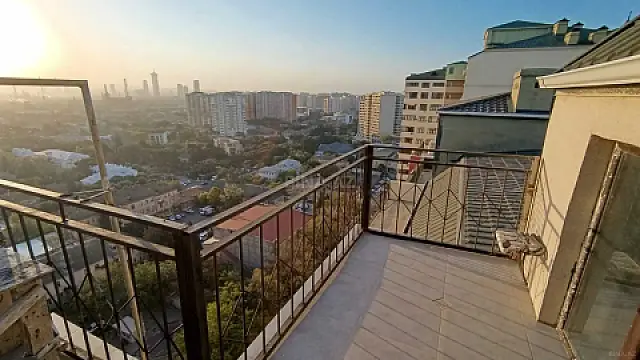 Satılır 2 otaqlı mənzil 103 m²