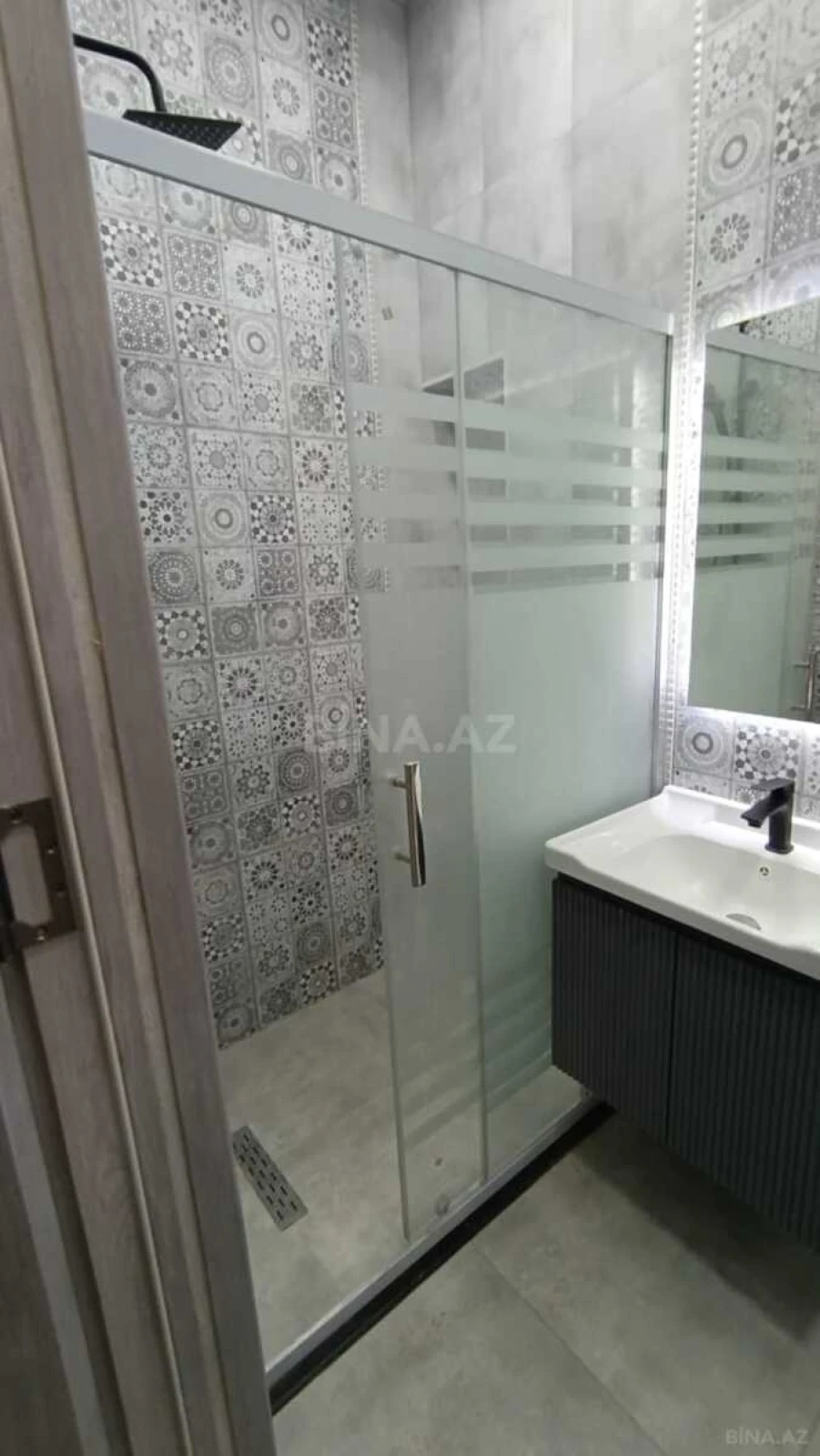 Satılır 2 otaqlı mənzil 103 m²