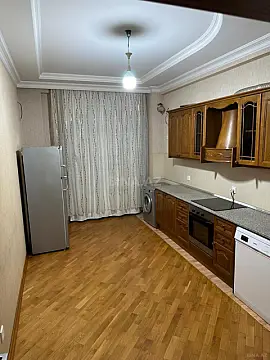 Kirayə verilir 3 otaqlı mənzil 117 m²