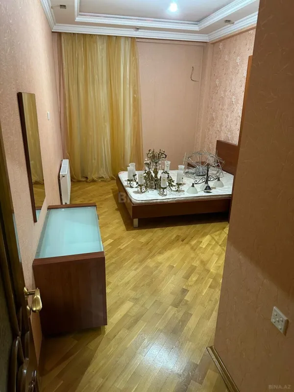 Kirayə verilir 3 otaqlı mənzil 117 m²