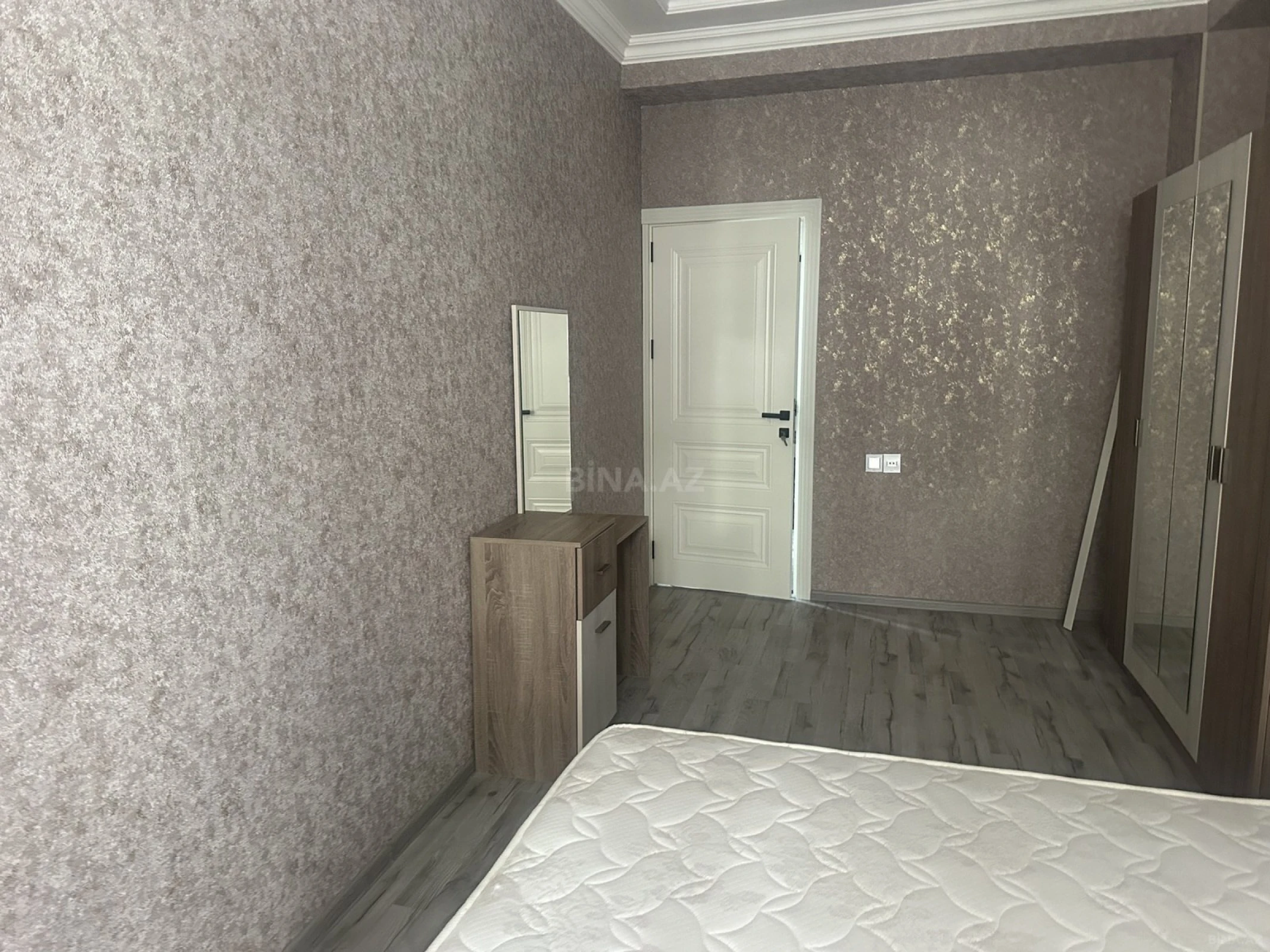 Kirayə verilir 2 otaqlı mənzil 65 m²