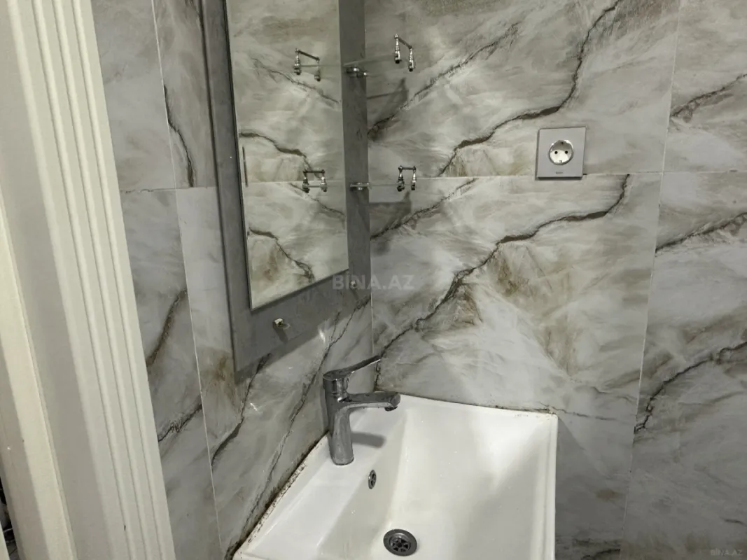 Kirayə verilir 2 otaqlı mənzil 65 m²