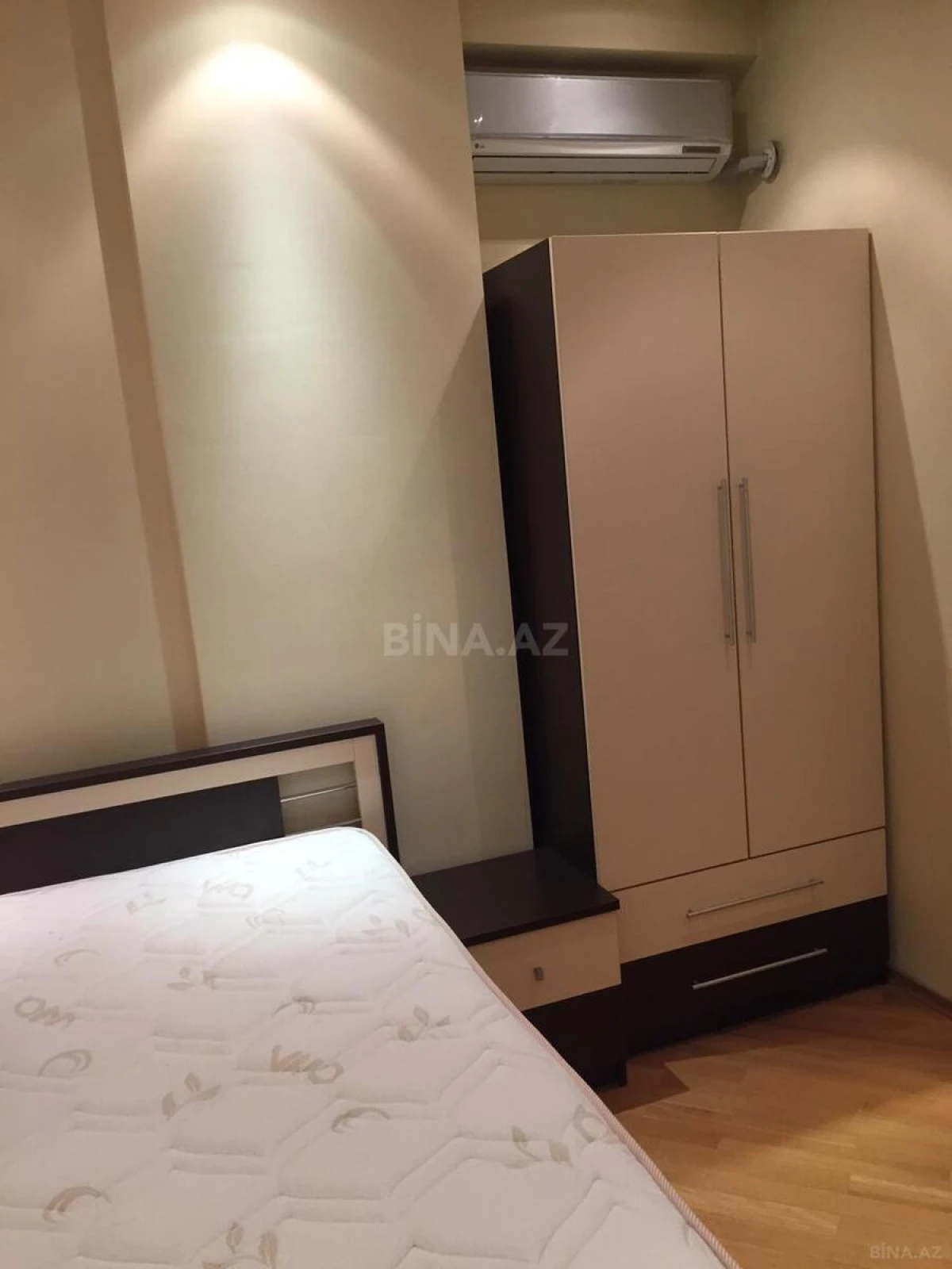 Kirayə verilir 4 otaqlı mənzil 180 m²
