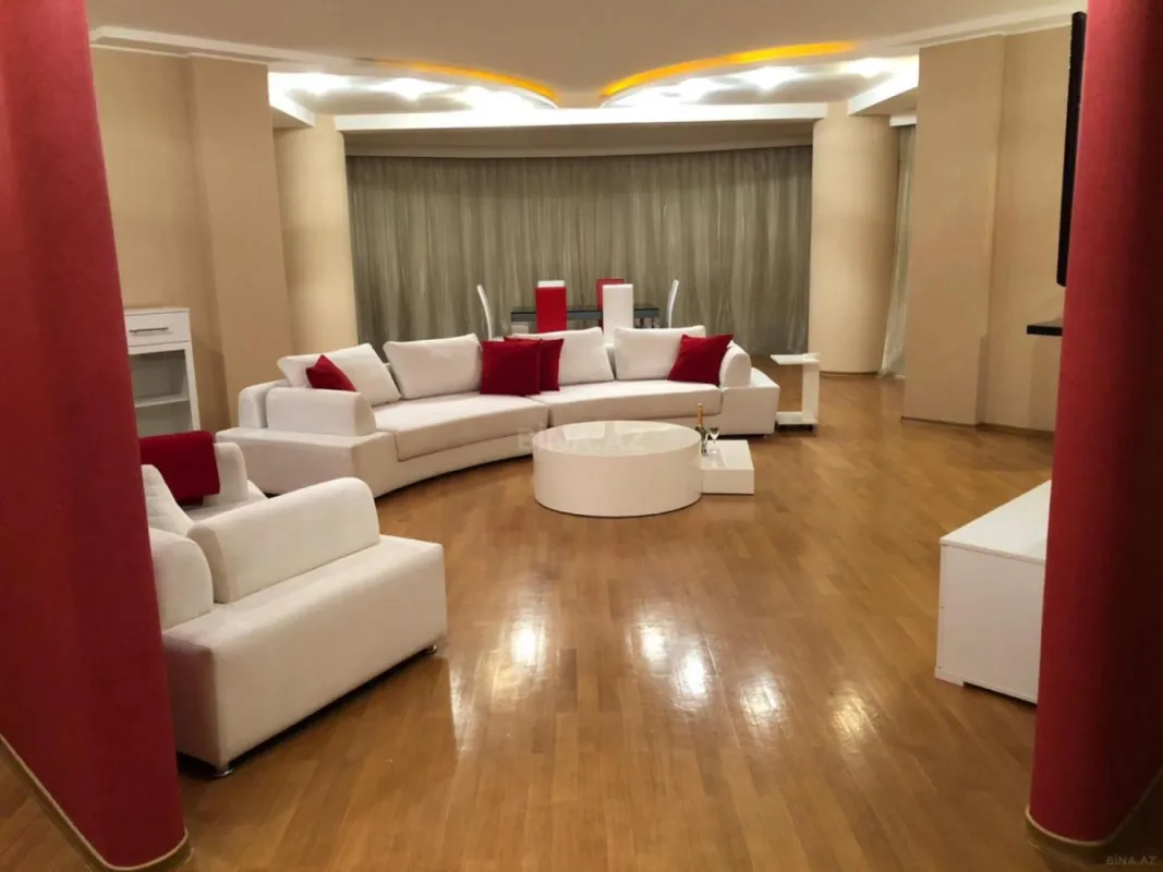 Kirayə verilir 4 otaqlı mənzil 180 m²