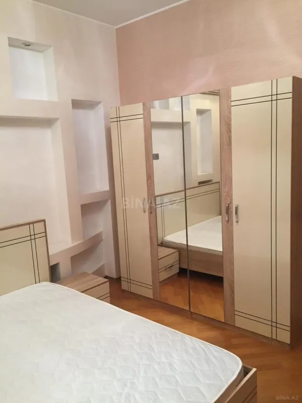 Kirayə verilir 4 otaqlı mənzil 180 m²